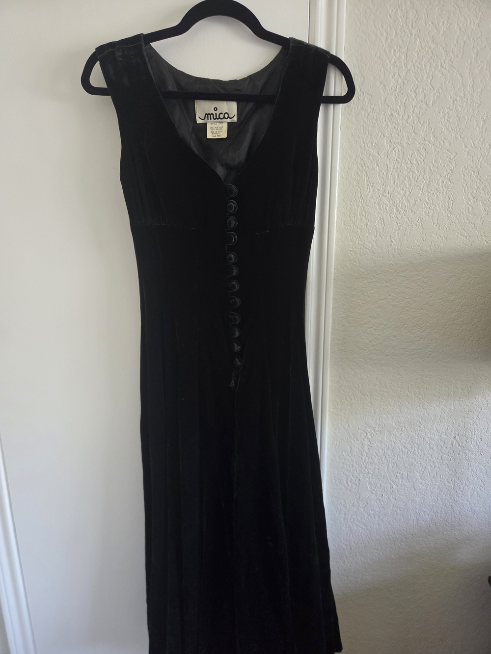 Vintage Deep Green Velvet Button-Front Sleeveless Dress